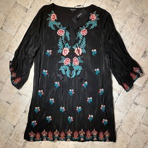 Tolani embroidered, 3/4 sleeve dress. Size L